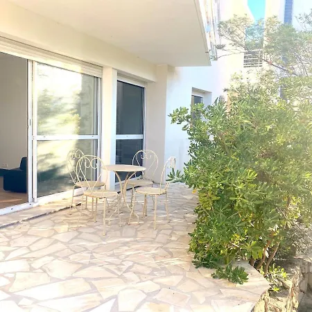 Contemporaine Avec Vue Villa