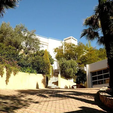 Contemporaine Avec Vue Cassis